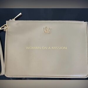 Oliver Thomas Wingwoman Perfect Pouch Wristlet
